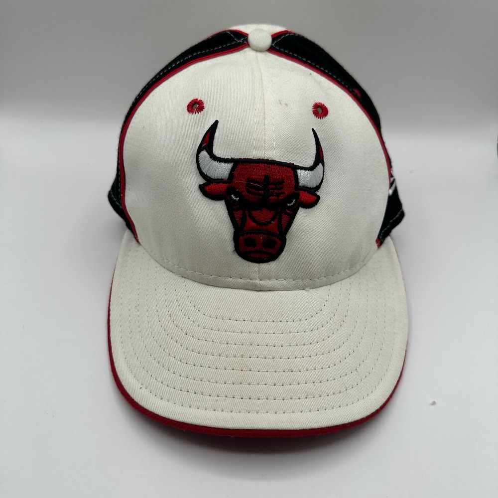 Chicago Bulls New Era 59FIFTY NBA Hat Fitted Cap White Black Red Vintage